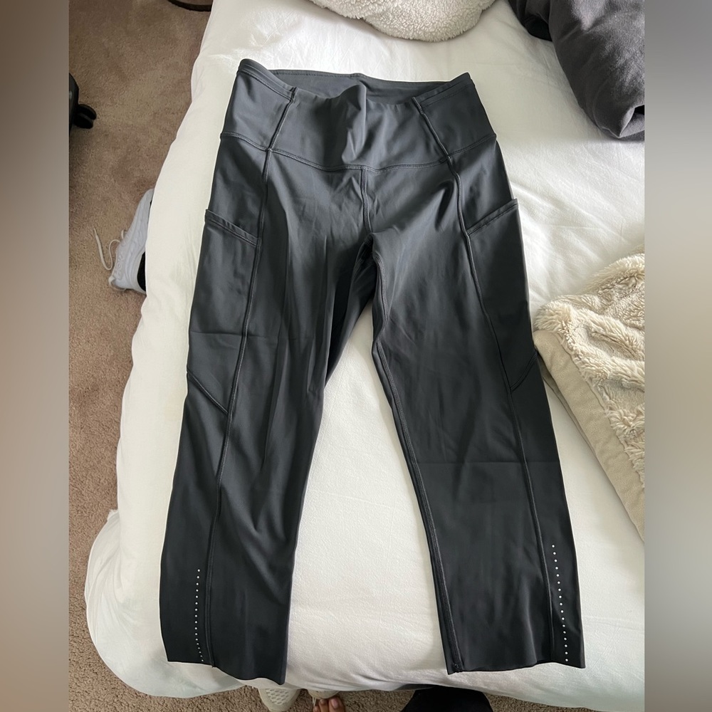 Grey leggings. Worn once. Dot confirmed size 6. 20’ inseam